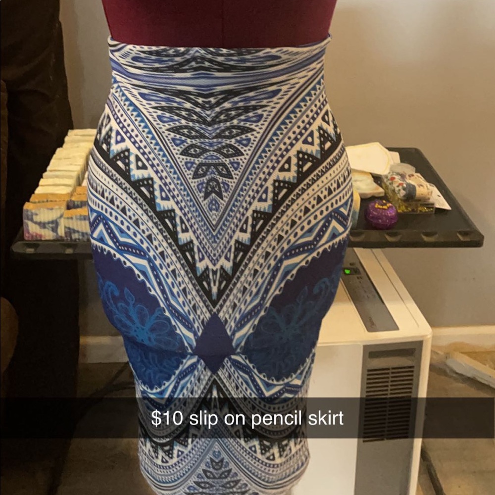 Stretchy pencil skirt